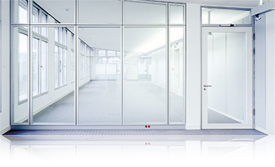 Алюминиевые перегородки и стекло в офисе (вариант 3)